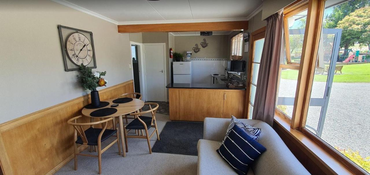 Roxburgh Clutha Gold Top 10 Holiday Park Exterior photo